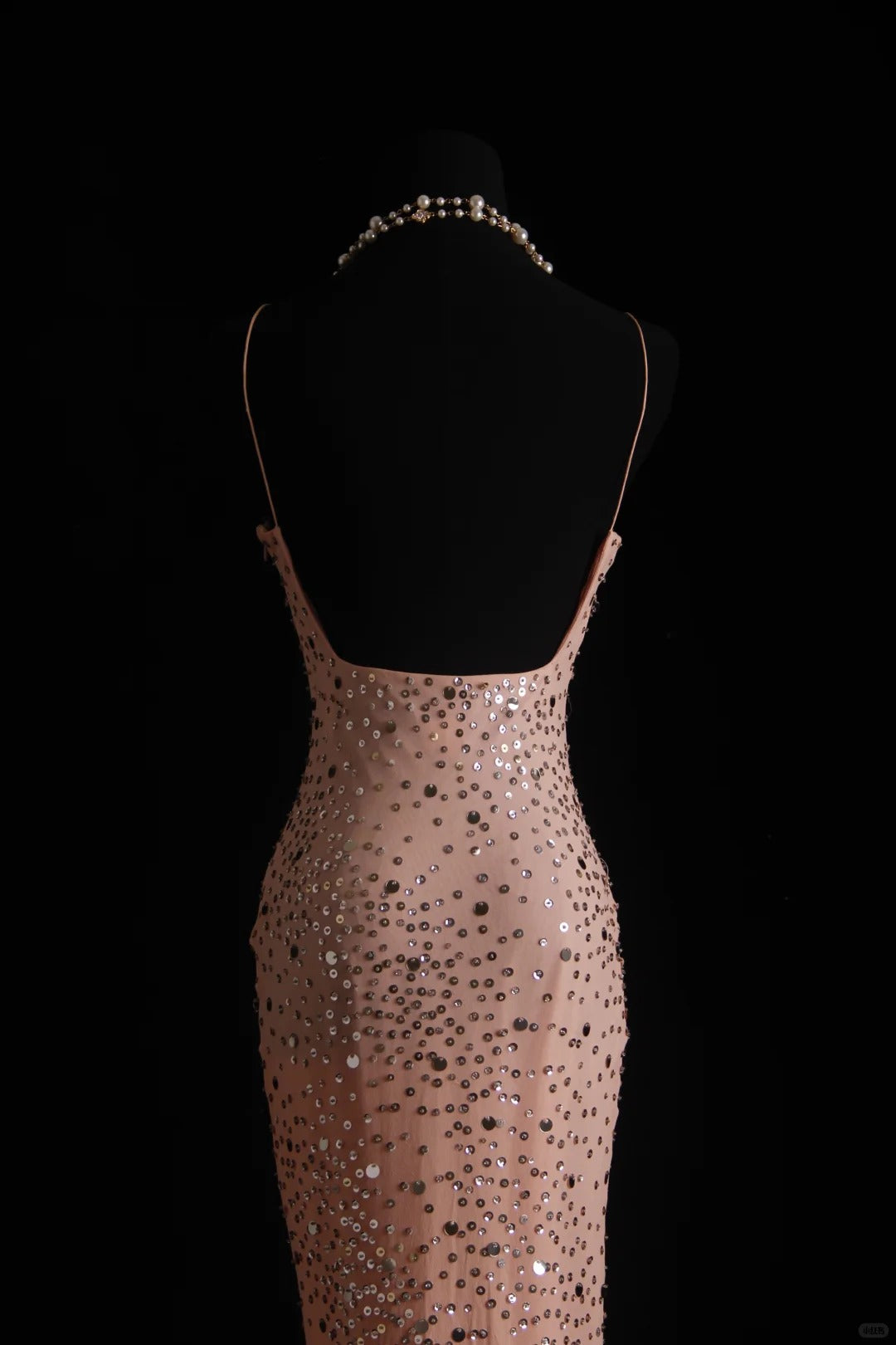 Rosa Vintage handgefertigtes Kleid mit Paillettenperlen und funkelnden Sternen. Langes Chiffon-Ballkleid oder Abendkleid nv5206