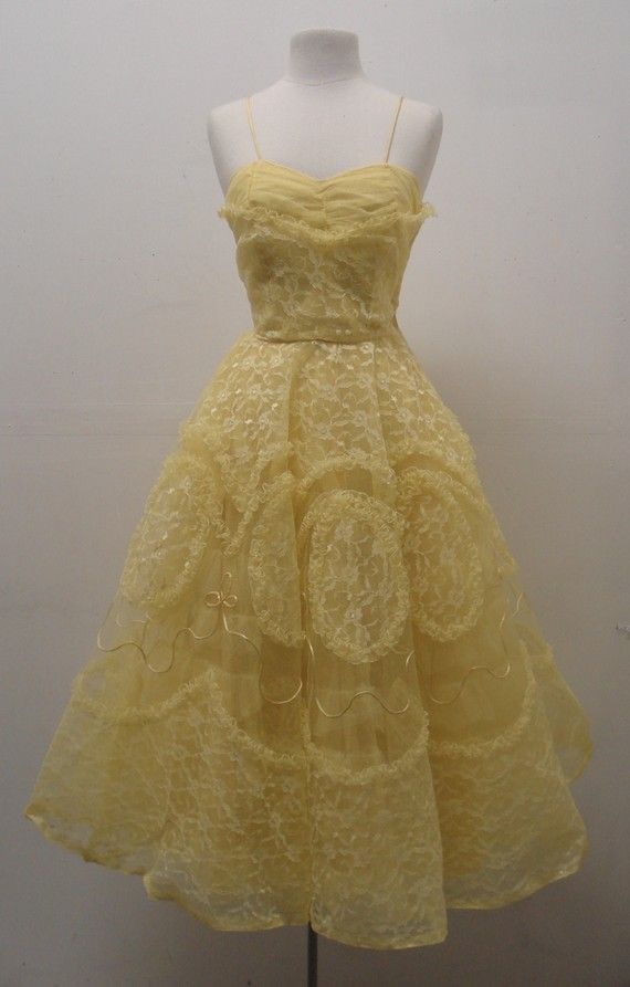 NiceVestidos - Robe de soirée courte/mi-longue en dentelle jaune Hoco nv5498