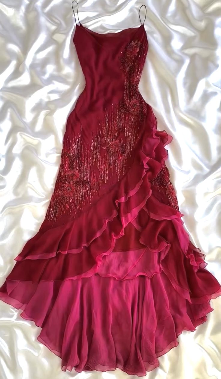 NiceVestidos - Robe en velours Robe de fée exquise robe vintage rouge perlée, robe élégante, idées de tenues rouges #vêtements #robe #rouge #vintage NV5677