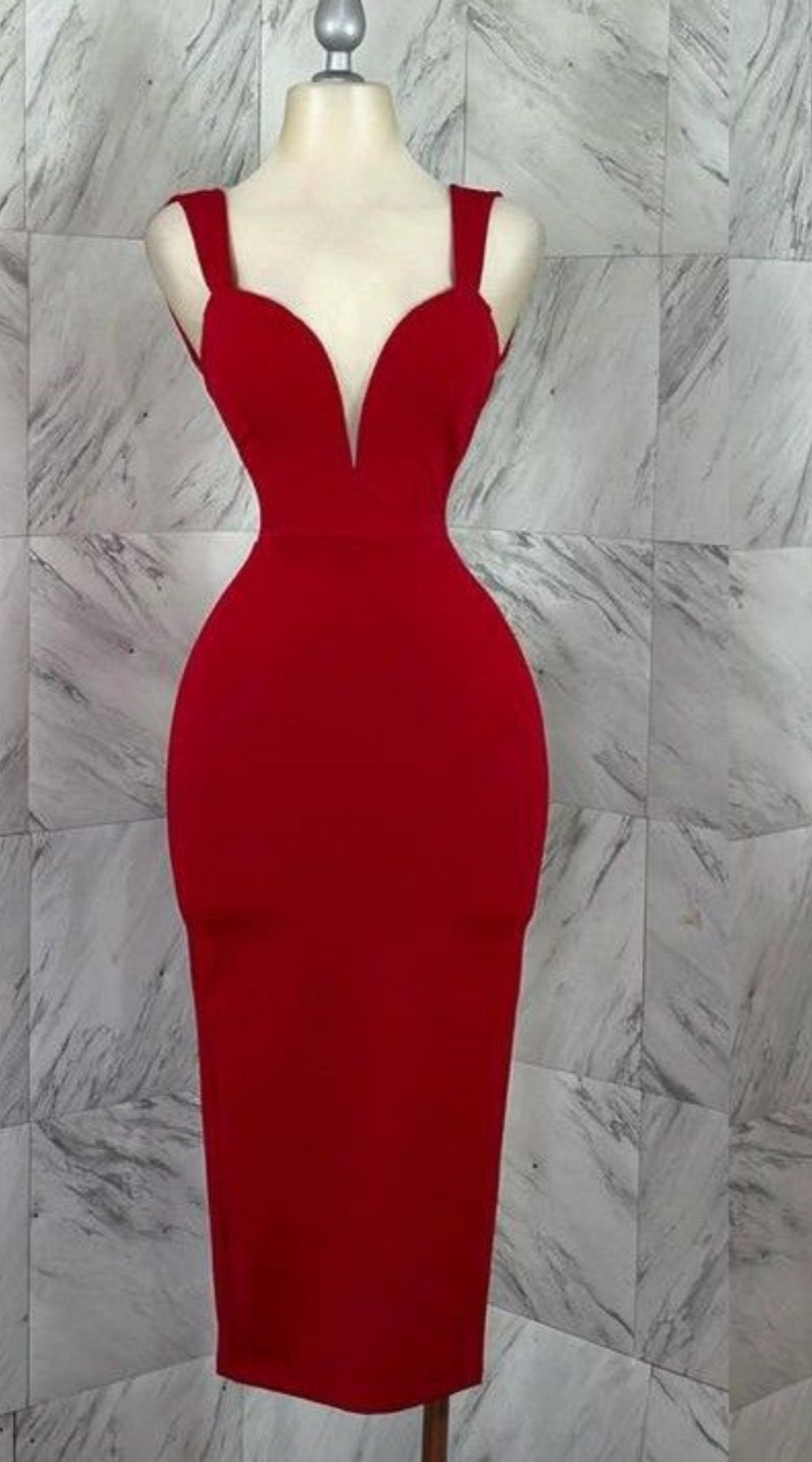 Robe de soirée longue élégante à col en V et bretelles larges rouge nv3160