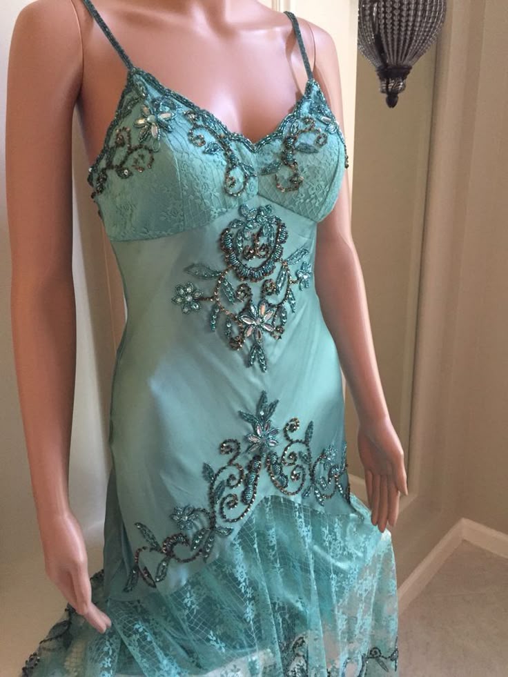 Robe de soirée longue bleue vintage en dentelle perlée et bretelles spaghetti, tenue de bal, robe de soirée, nv3540