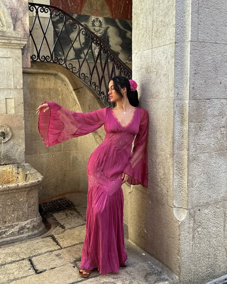 Robe de soirée longue en mousseline de soie, élégante, style rétro, col en V, dentelle exquise, volants, manches longues, longueur au sol, robe de bal, robe de soirée, robe de demoiselle d'honneur, nv3823