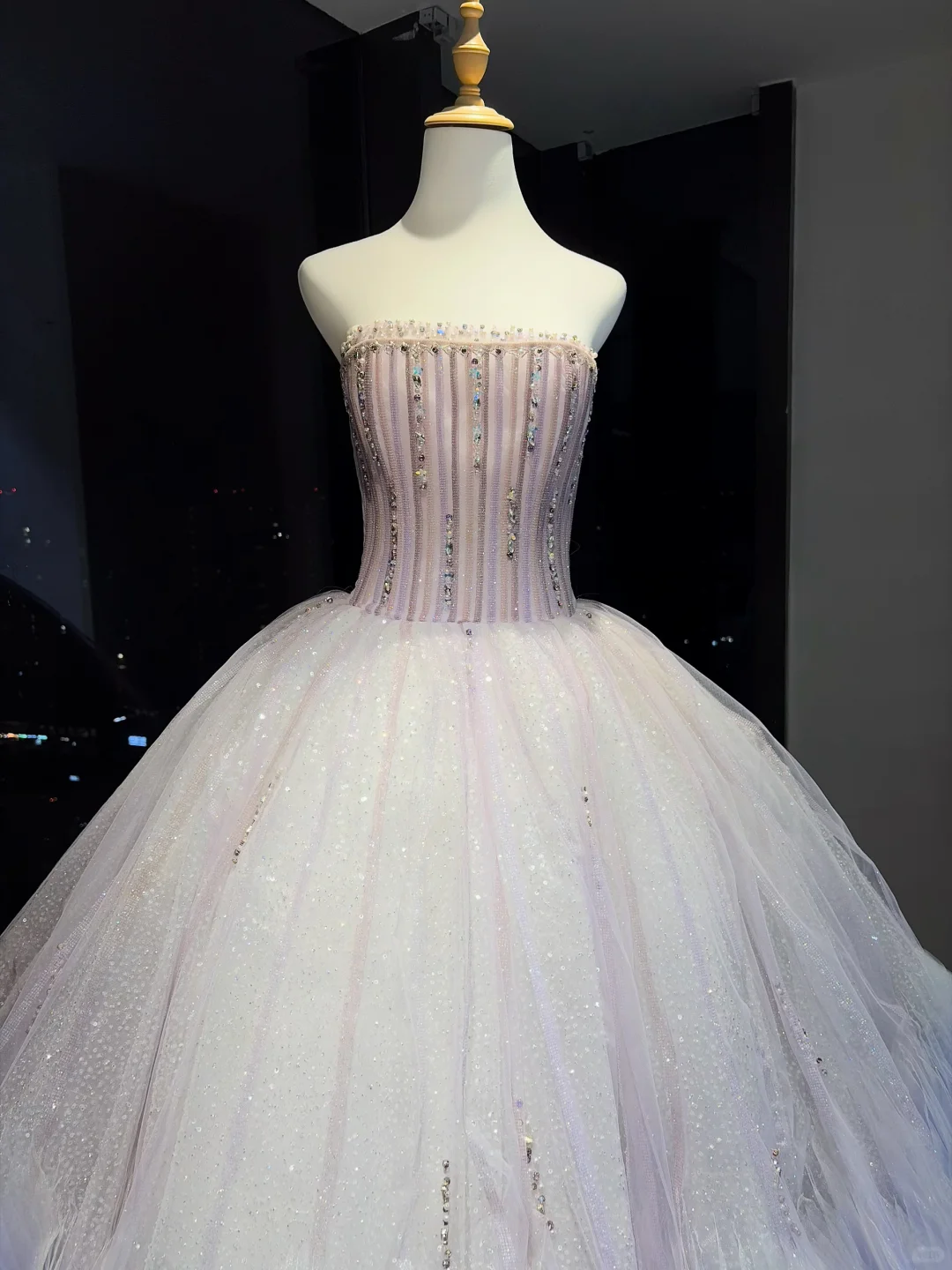 Women Light Purple Ombre Strapless Short Ball Gown, Vertical Beaded Corset Bodice, Sparkle Tulle Fairy Prom Dress  NV6942