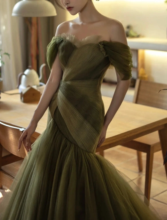 Grünes schönes elegantes langes schulterfreies Tüll-Ballkleid-Abendkleid nv73