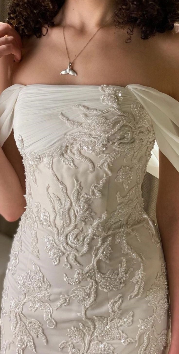 Wunderschönes weißes schulterfreies langes Ballkleid mit Perlenapplikationen nv1811