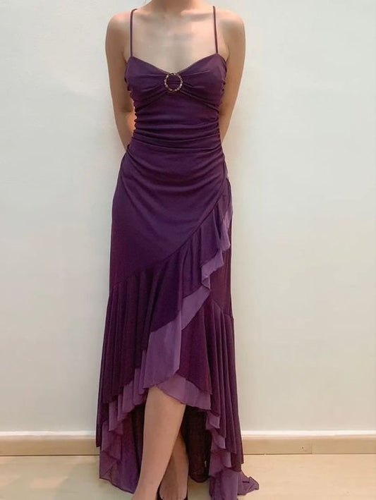 Lila, einfaches Ballkleid-Abendkleid mit Spaghettiträgern und Rüschensaum, nv1921