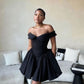 Schwarzes schlichtes, elegantes, kurzärmliges, klassisches kleines schwarzes Kleid, kurzes Mini-Ballkleid, Abendkleid, Partykleid, Homecoming-Kleid, NV2386