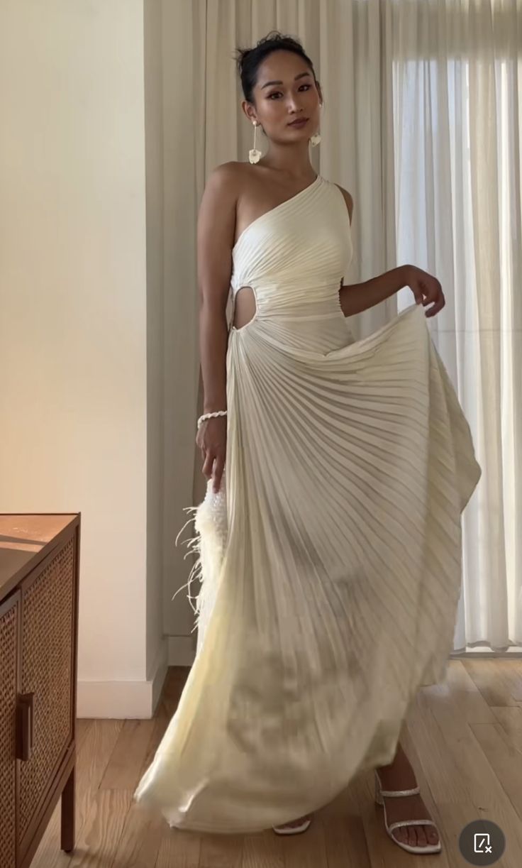 Weißes, modisches One-Shoulder-Plissee-Satinkleid mit asymmetrischem Saum, schickes, langes Ballkleid, Abendkleid, Partykleid, nv1850