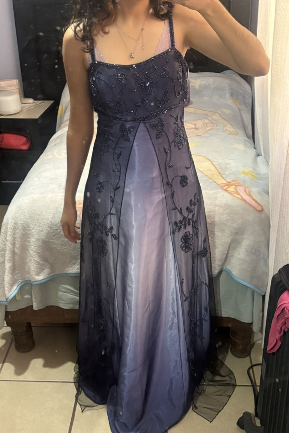 NiceVestidos – Elegantes, bodenlanges Kleid im Vintage-Stil mit violettem Tüll und Perlenstickerei, Spaghettiträgern, NV5796