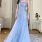 Robe de soirée longue en tulle bleu, élégante et raffinée, brodée, bretelles spaghetti, épaules dénudées, longueur au sol, robe de bal, robe de soirée, robe de soirée nv3716