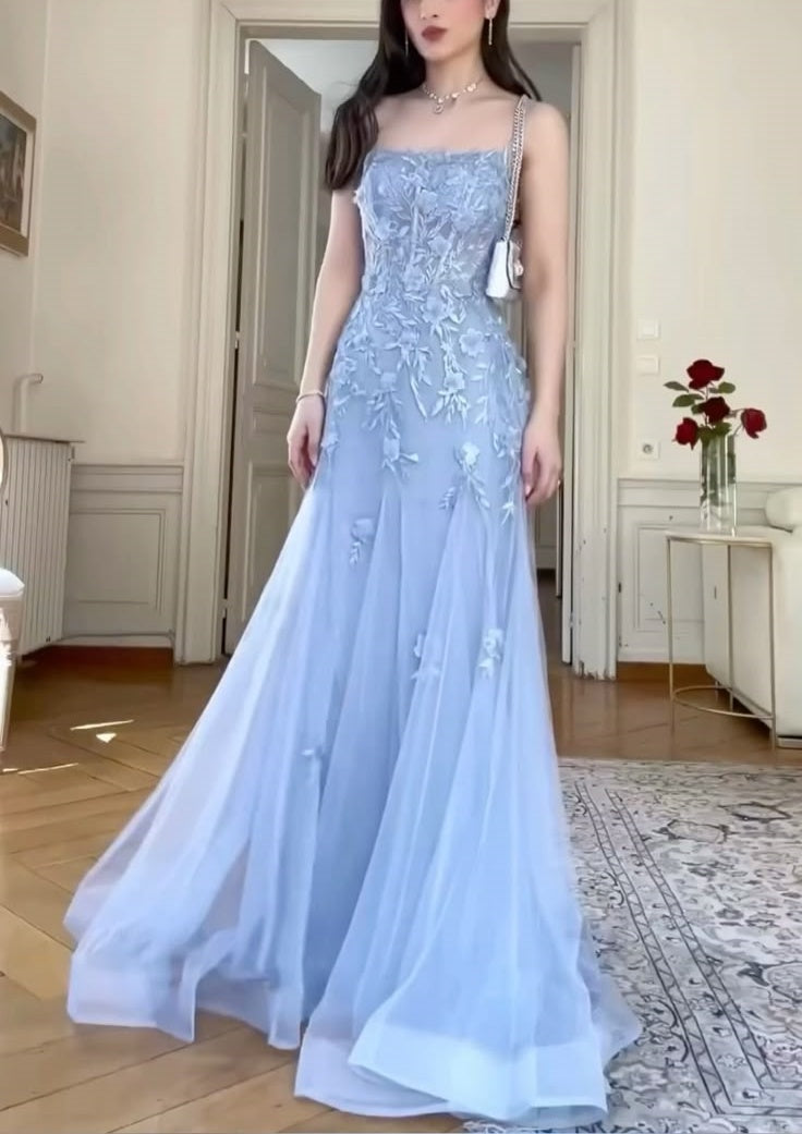 Robe de soirée longue en tulle bleu, élégante et raffinée, brodée, bretelles spaghetti, épaules dénudées, longueur au sol, robe de bal, robe de soirée, robe de soirée nv3716