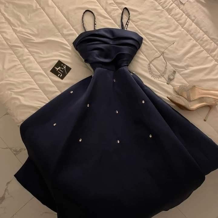 Robe de soirée mi-longue en satin à bretelles spaghetti verte/rouge/violet/bleue nv3206