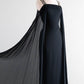 Schwarzes elegantes Vintage-Kleid aus Satin-Tüll mit Cape-Ärmeln, eckigem Ausschnitt und Verzierungen, NV6255