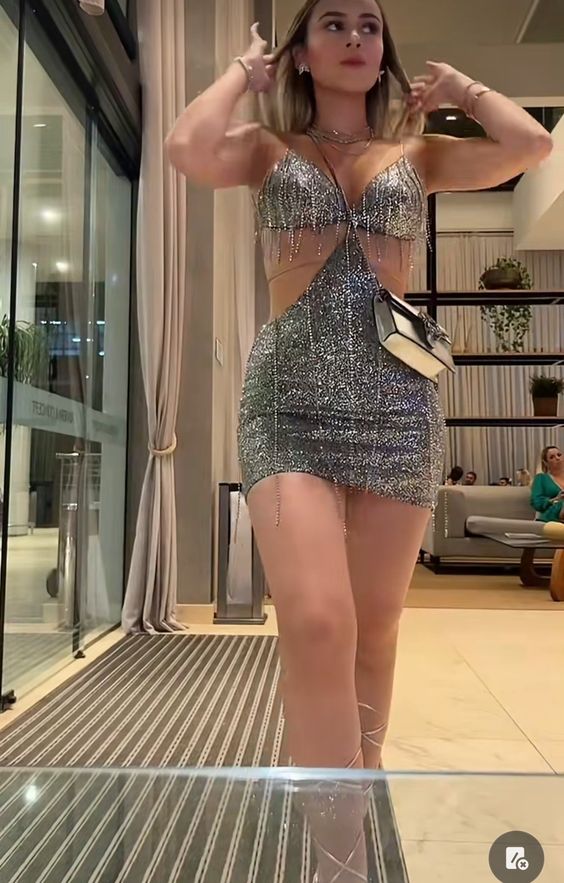 Robe sexy à bretelles et chaîne en strass avec sequins argentés nv1950
