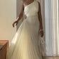 Weißes, modisches One-Shoulder-Plissee-Satinkleid mit asymmetrischem Saum, schickes, langes Ballkleid, Abendkleid, Partykleid, nv1850