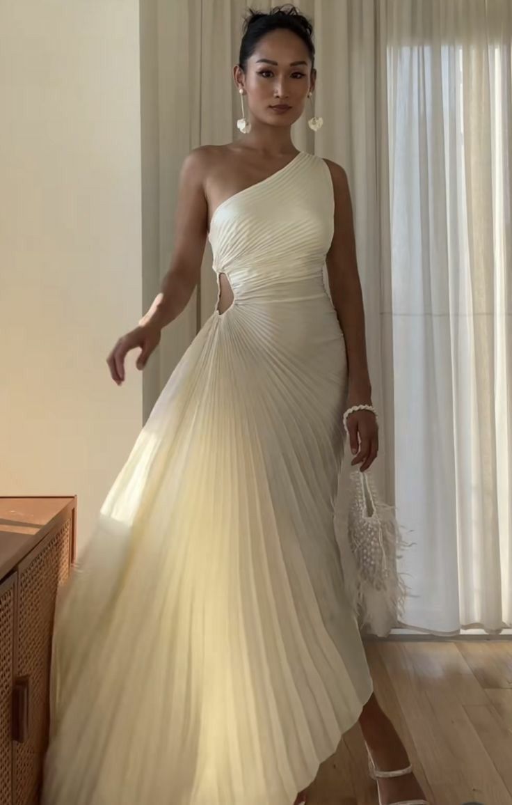 Weißes, modisches One-Shoulder-Plissee-Satinkleid mit asymmetrischem Saum, schickes, langes Ballkleid, Abendkleid, Partykleid, nv1850