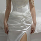 Weißes, elegantes Retro-Mode-Perlen-Riemen-langes Plissee-Schlitz-Ballkleid-Abendkleid-Parteikleid NV3562