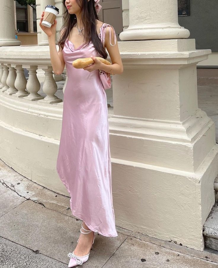 Robe de soirée longue en satin rose élégante avec nœud et bretelles spaghetti, tenue de bal, robe de soirée, robe ...