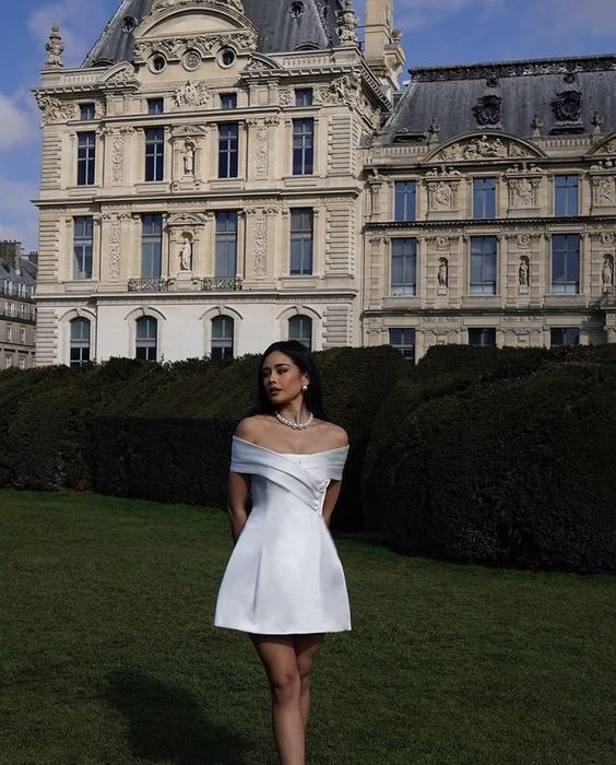 Robe de soirée courte en satin blanc simple et tendance, à épaules dénudées, robe de bal, robe d'anniversaire, robe de soirée pour invités de mariage nv2551