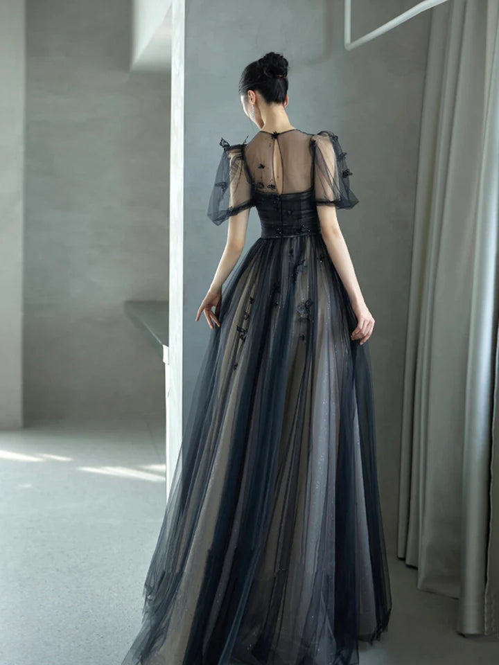 Schwarzes A-Linien-Ballkleid aus Tüll mit bauschigen kurzen Ärmeln, schwarzes Abendkleid, Partykleid nv1698