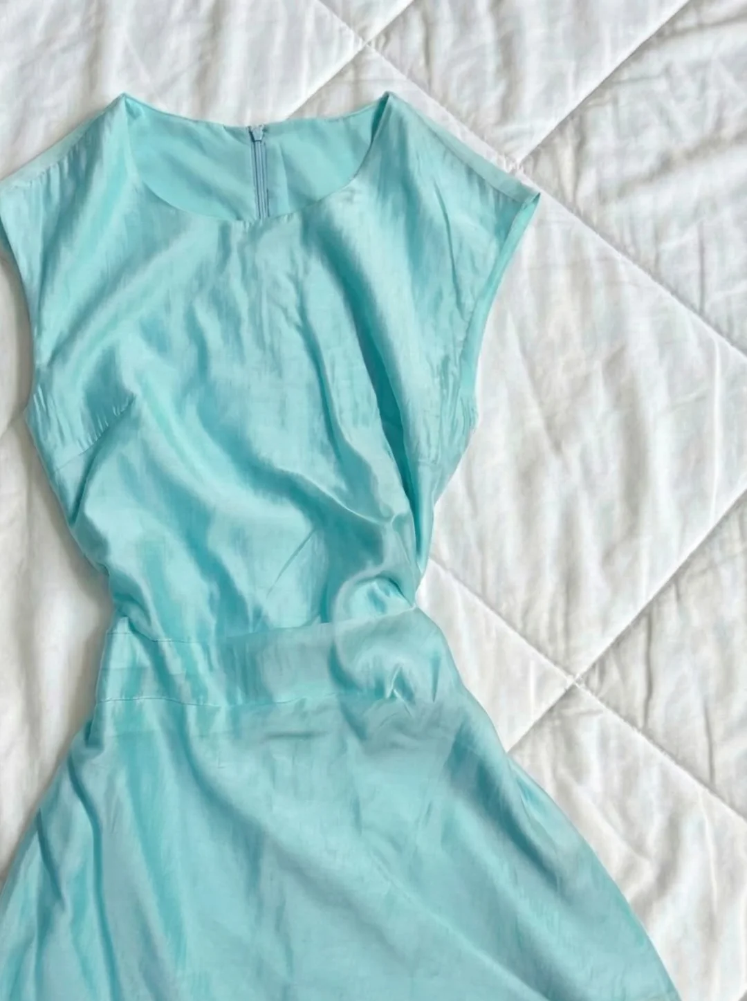 Light Cyan Sleeveless Short Homecoming Dress Round Neck Cap Sleeve Asymmetrical Hem Vintage Cocktail Gown  NV6916