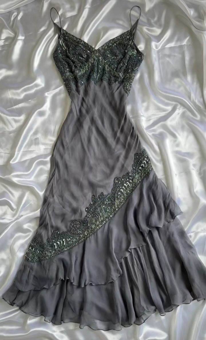 Robe de soirée en mousseline grise à volants, robe de bal d'anniversaire, robe de soirée nv5369