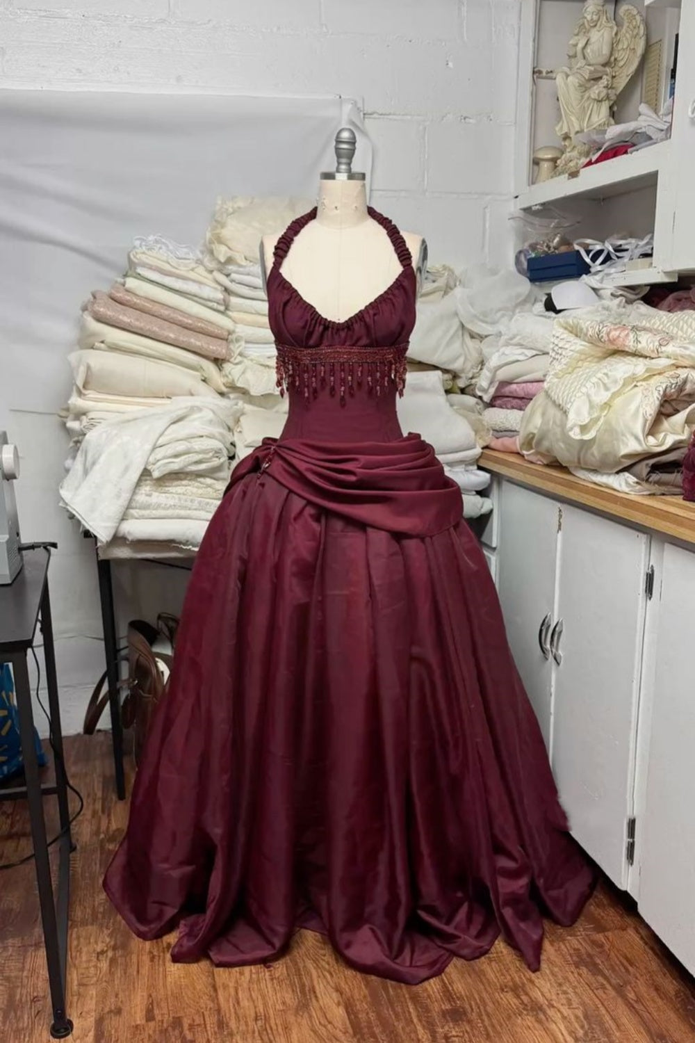 Halter Sleeveless Burgundy Satin Maxi Dress Luxury Elegant Tassel Waist Ball Gown for Gala Ball NV6299