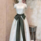Weißes Vintage-elegantes dunkelgrünes langes Satin-Heimkehrkleid mit Schleife, Ballkleid, Abendkleid, Partykleid, nv3526
