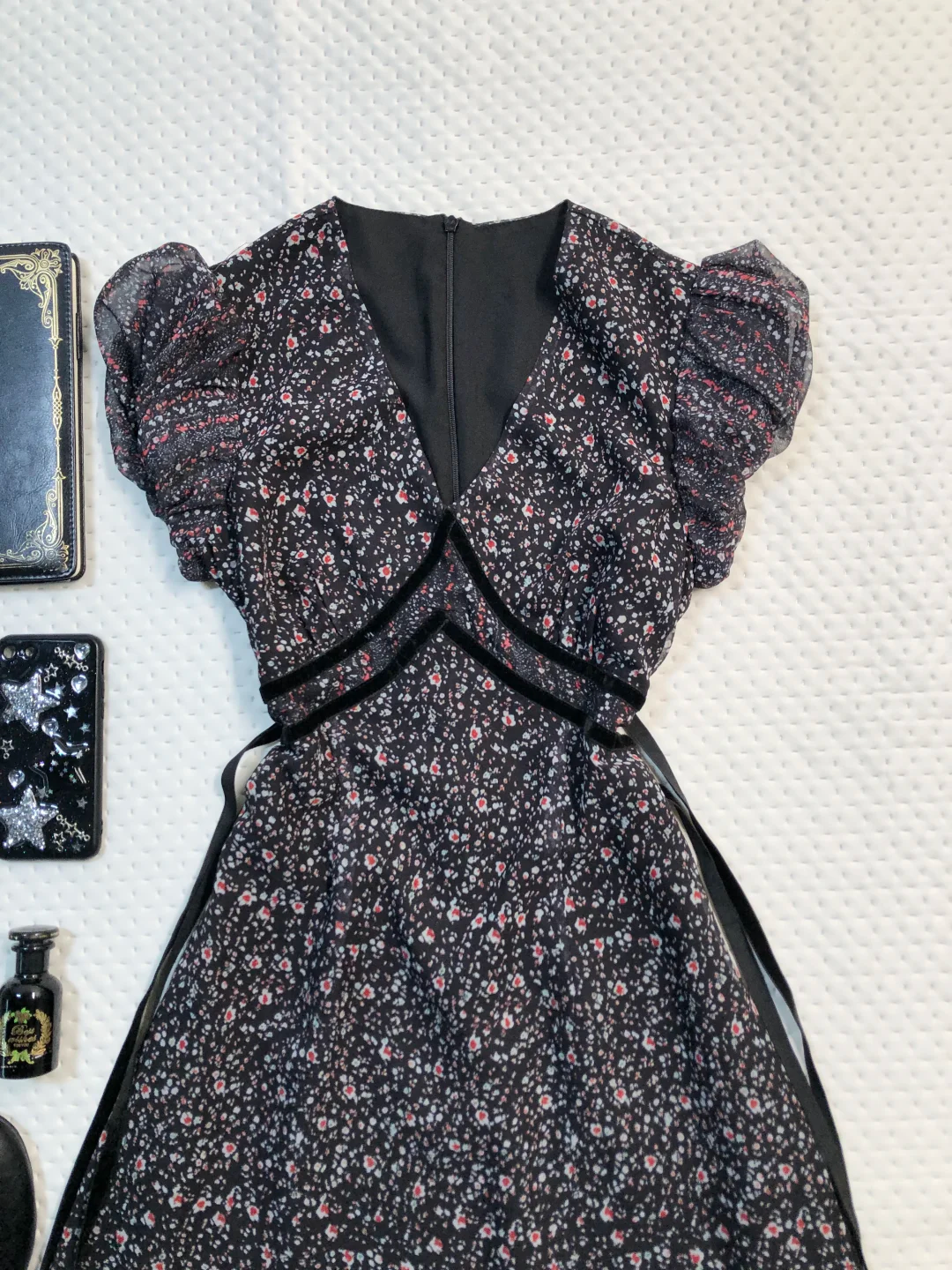 Black Floral Print Short Homecoming Dress V Neck Puff Sleeve Velvet Trim Lace Hem Vintage Cocktail Gown  NV6915