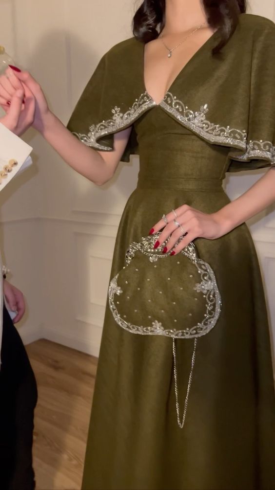 Olive Vintage Embroidery V Neck Long Dress Cape Short Sleeves Ball Gown Evening Dress nv1808
