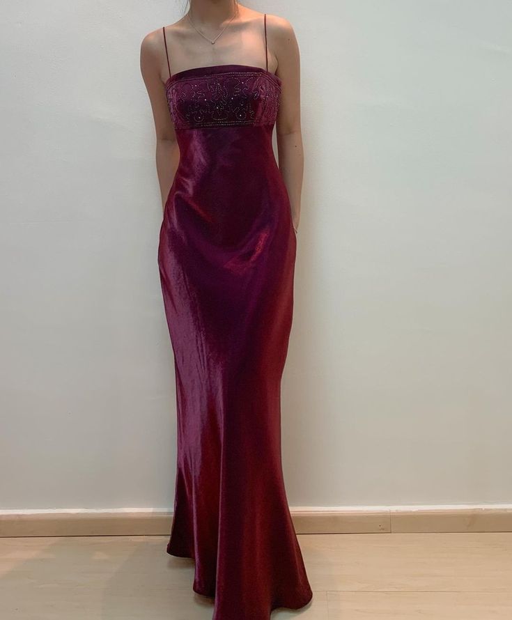 Trauben Lila Retro Elegante Mode Exquisite Perlen Spaghetti Strap Lange Satin Ballkleid Party Kleid Abendkleid nv3610