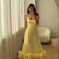 NiceVestidos - Robe de soirée midi élégante à fines bretelles et ourlet volanté, jaune clair, style français, NV5902