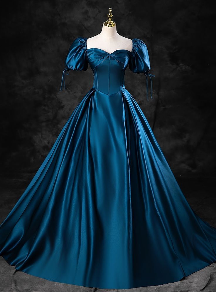 Blaues Kleid im französischen Adelsstil: Hochglänzender Stoff, ausgestellter Rock, luxuriöses Partykleid NV6426