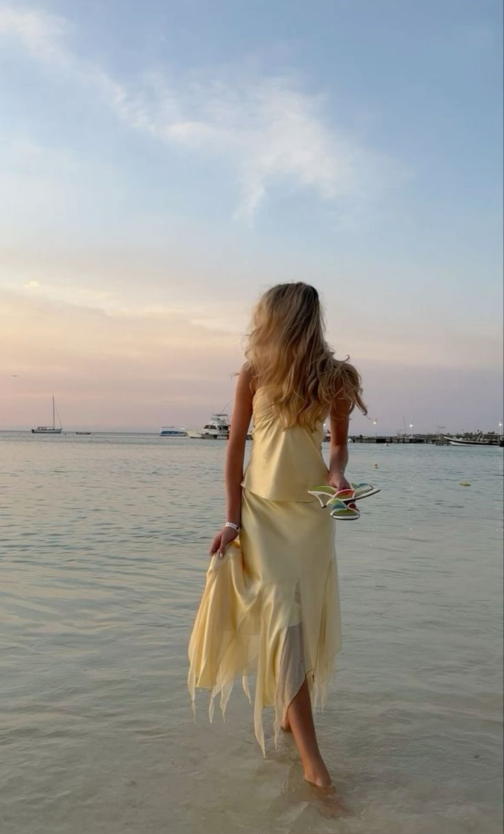 Robe de soirée longue en satin jaune élégante et élégante, deux pièces, tenue de soirée en bord de mer, nv3596