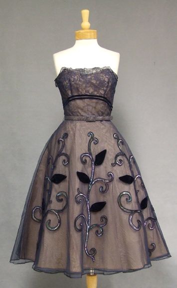 NiceVestidos - Robe de soirée mi-longue en tulle violet foncé brodé, sans manches, coupe trapèze, NV5780