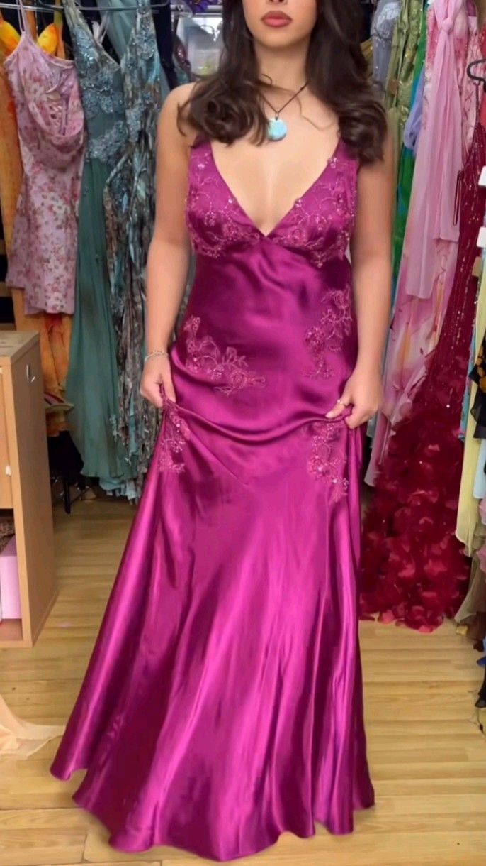 Purple Elegant Simple V-neck Low-cut Lace Long Ball Gown Evening Dress Wedding Guest Dress nv2814