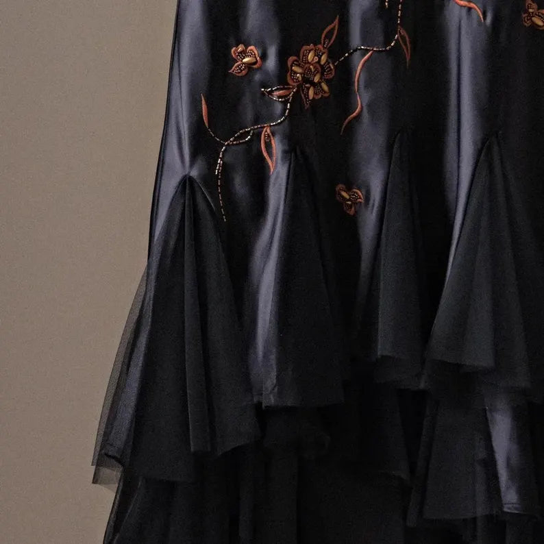 Robe de soirée noire en satin à volants, élégante, avec broderie florale et appliques, bretelles spaghetti, robe de bal, robe de soirée nv3402