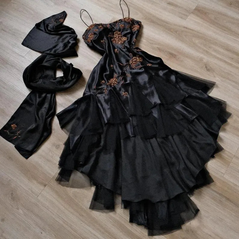 Robe de soirée noire en satin à volants, élégante, avec broderie florale et appliques, bretelles spaghetti, robe de bal, robe de soirée nv3402