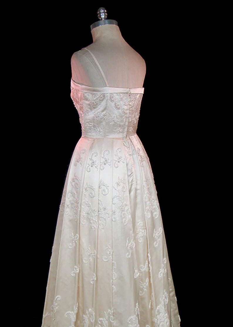 Robe de soirée longue en satin blanc ivoire, magnifique, perlée, exquise, robe de mariée, robe de demoiselle d'honneur, sans manches, fantaisie, conte de fées, haute couture, nv3636