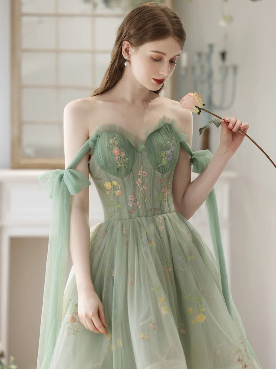 Schönes High Low Spitzen-Partykleid, grünes kurzes Tüll-Ballkleid, grünes Homecoming-Kleid nv1639