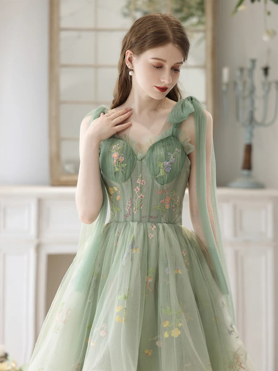 Schönes High Low Spitzen-Partykleid, grünes kurzes Tüll-Ballkleid, grünes Homecoming-Kleid nv1639