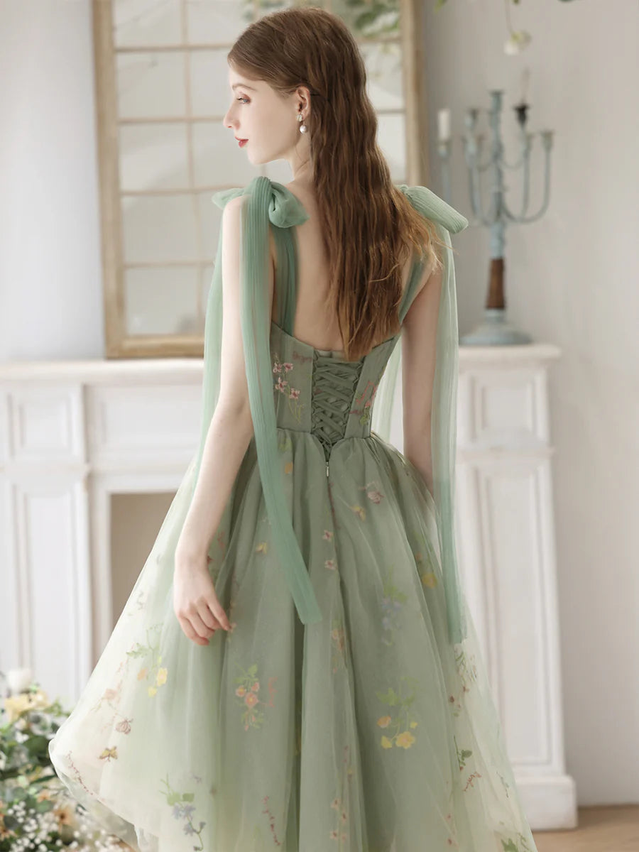 Schönes High Low Spitzen-Partykleid, grünes kurzes Tüll-Ballkleid, grünes Homecoming-Kleid nv1639