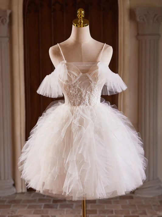 Kurzes Ballkleid in A-Linie und Tülllagen, Partykleid mit Spaghettiträgern in Hellchampagner nv1417