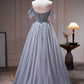 Graues schulterfreies Partykleid aus Tüll mit Perlen, A-Linien-Tüll-Abendkleid, Ballkleid nv1538