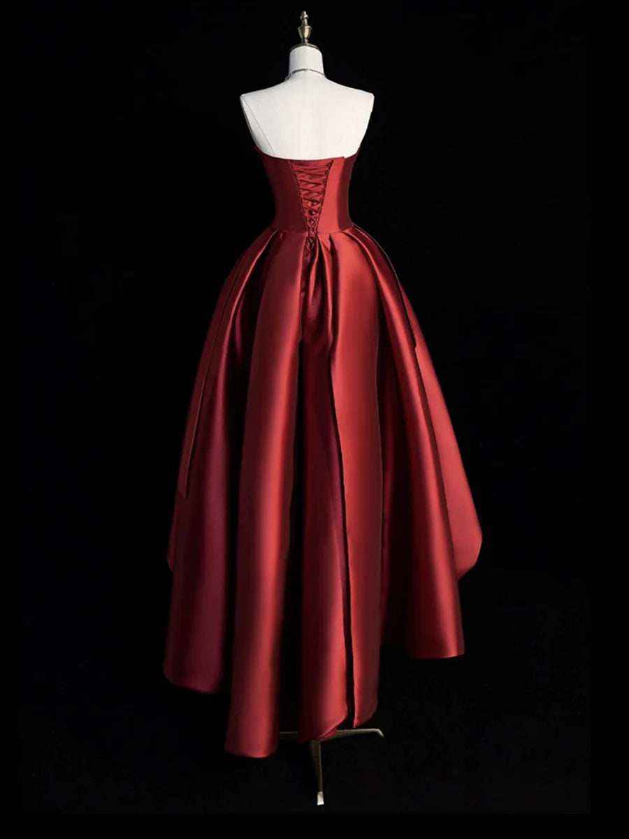 Burgunderrotes Satin High Low Ballkleid Süßes A-Linien-Partykleid mit schulterfreiem Rücken Abendkleid Homecoming-Kleid nv2159
