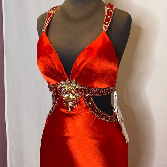 Rotes wunderschönes glänzendes modisches, exquisites, rückenfreies, langes, elegantes Ballkleid aus Satin mit bodenlanger Schleppe, NV3641
