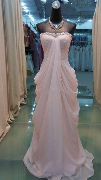 Robe de soirée rose élégante à épaules dénudées et à volants, longueur au sol, décolleté en cœur, robe de bal rose, longueur au sol, nv2052