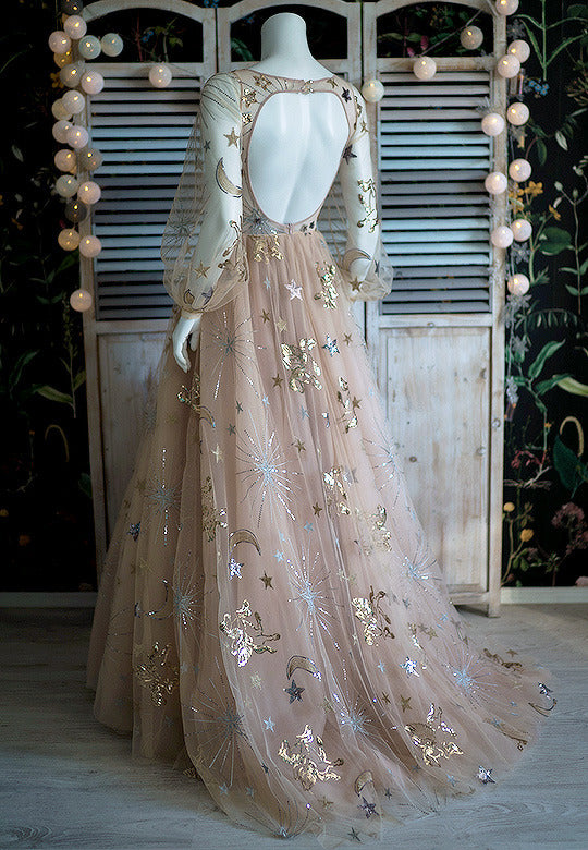 Hellfarbenes, exquisites, elegantes und modisches langes Tüllballkleid mit sternenmusterbesetzten langen Ärmeln NV6875