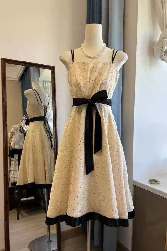 Kurzes Satin-Geburtstagskleid/Festtagskleid NV6374
