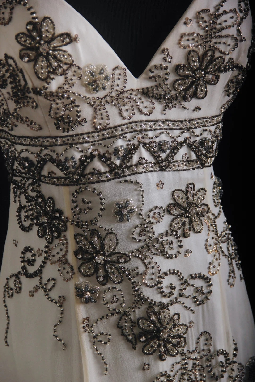 NiceVestidos - Robe vintage blanc cassé perlée, robe de bal longue perlée exquise, robe de remise de diplôme NV5860